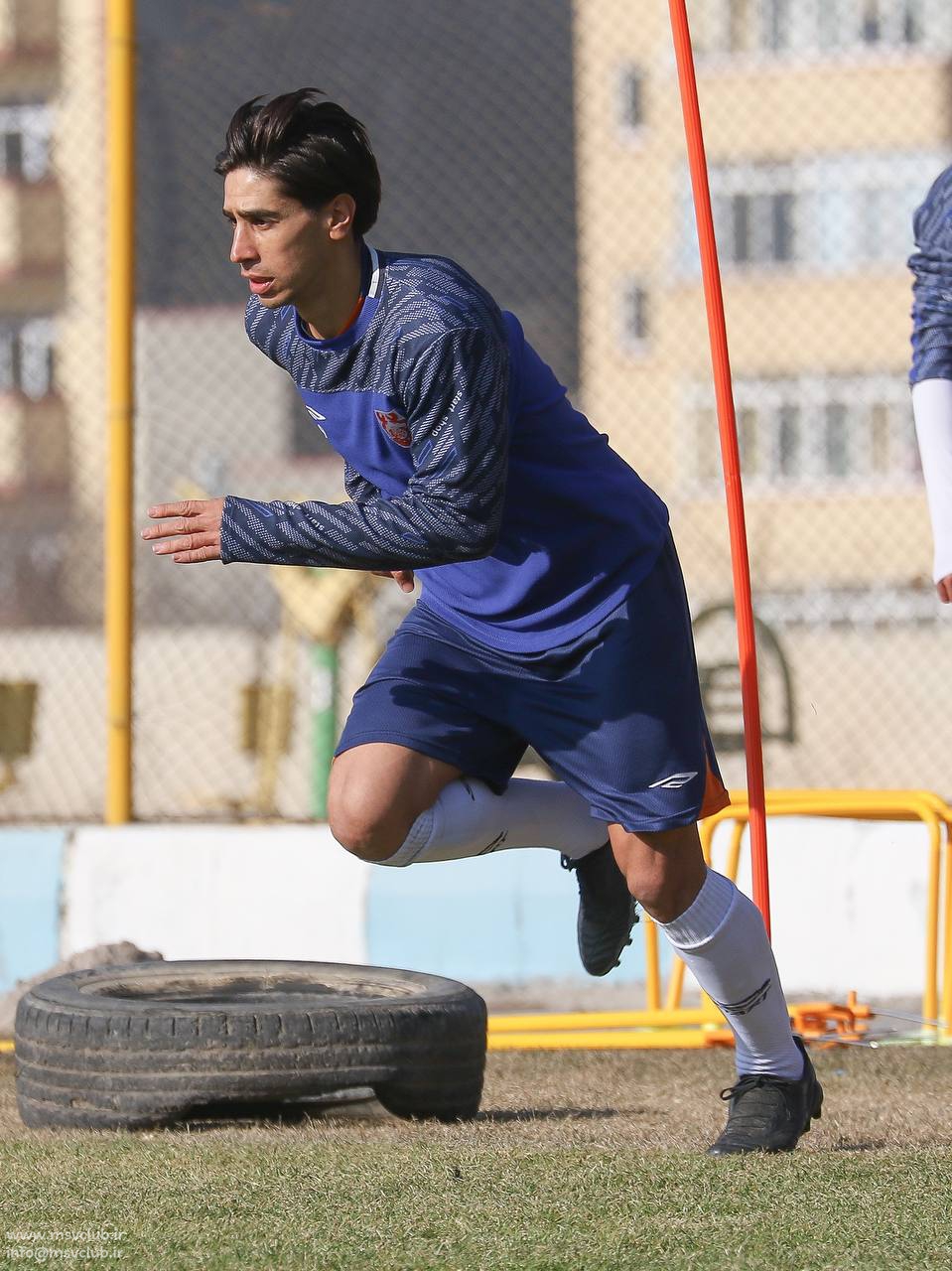تمرین فوتبالیستهای مس برای دیدار با ایمان سبز شیراز